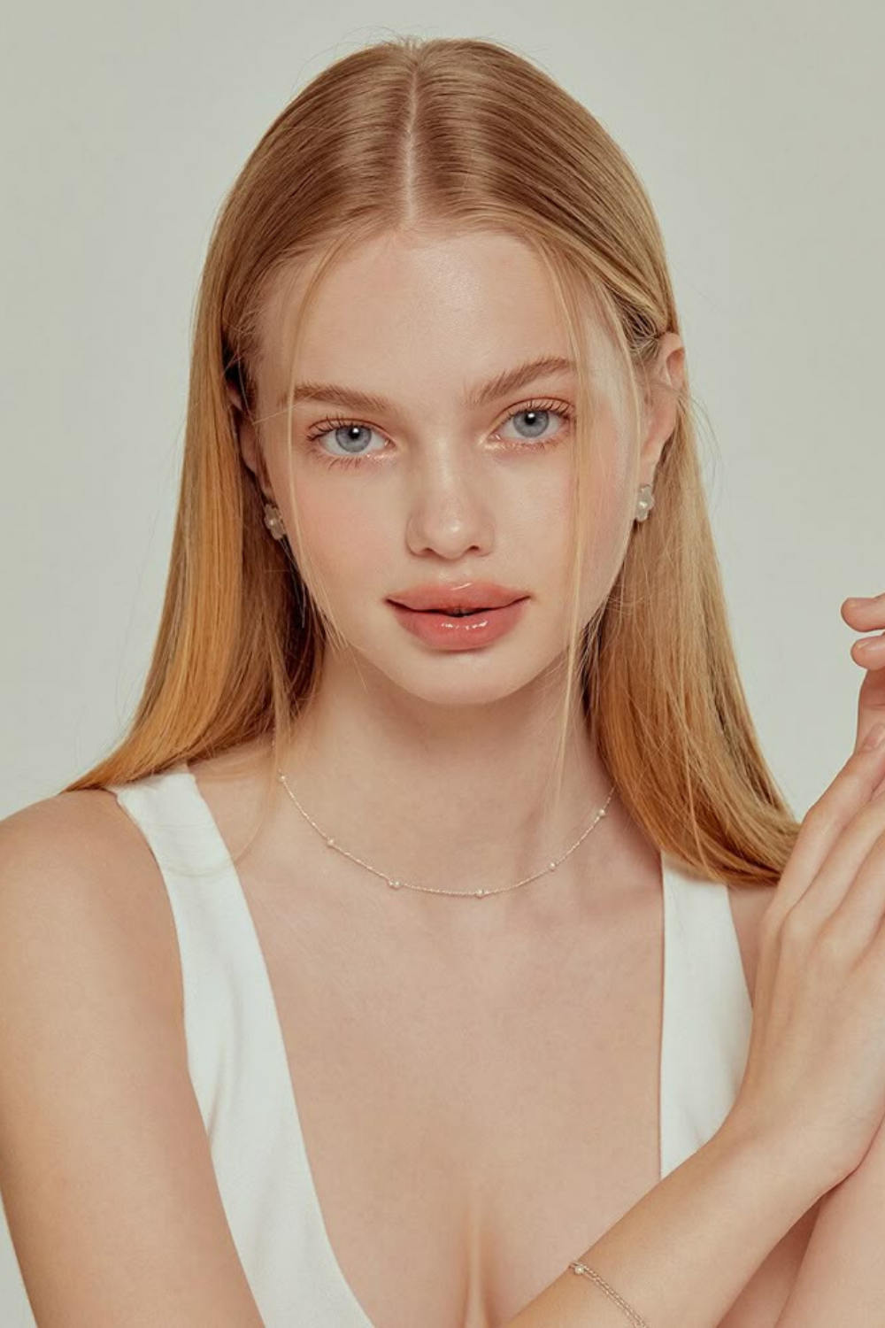 Enhance portraits by adding fun banana-themed jewelry for a playful and eye-catching look.